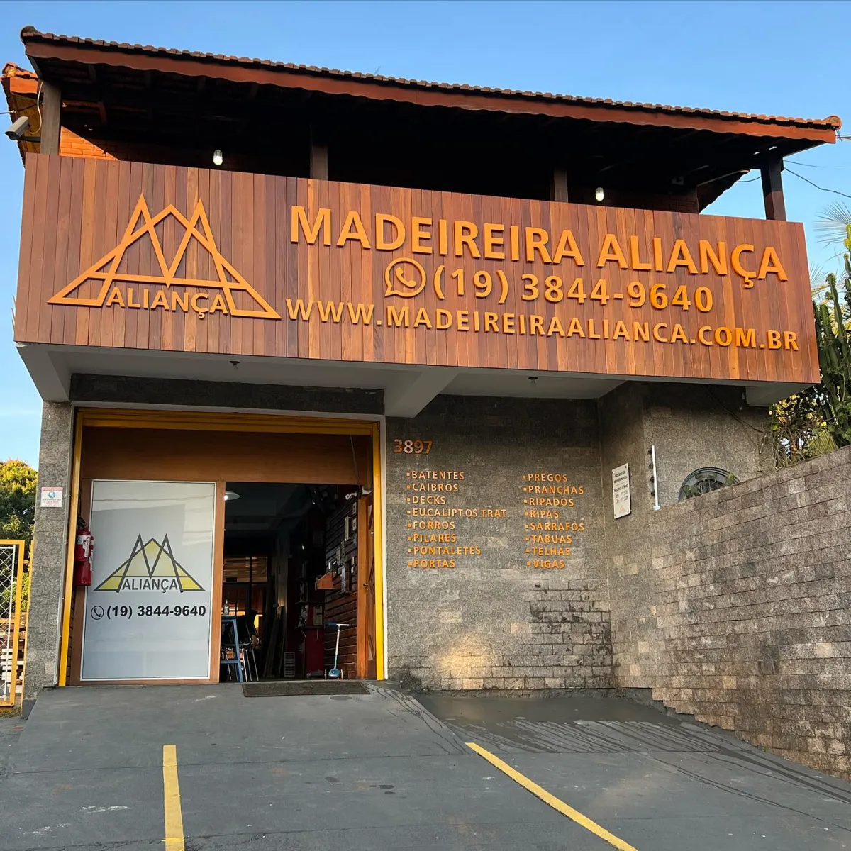 Fachada da Madeireira Aliança